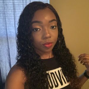 Meet your Posher, Shaye